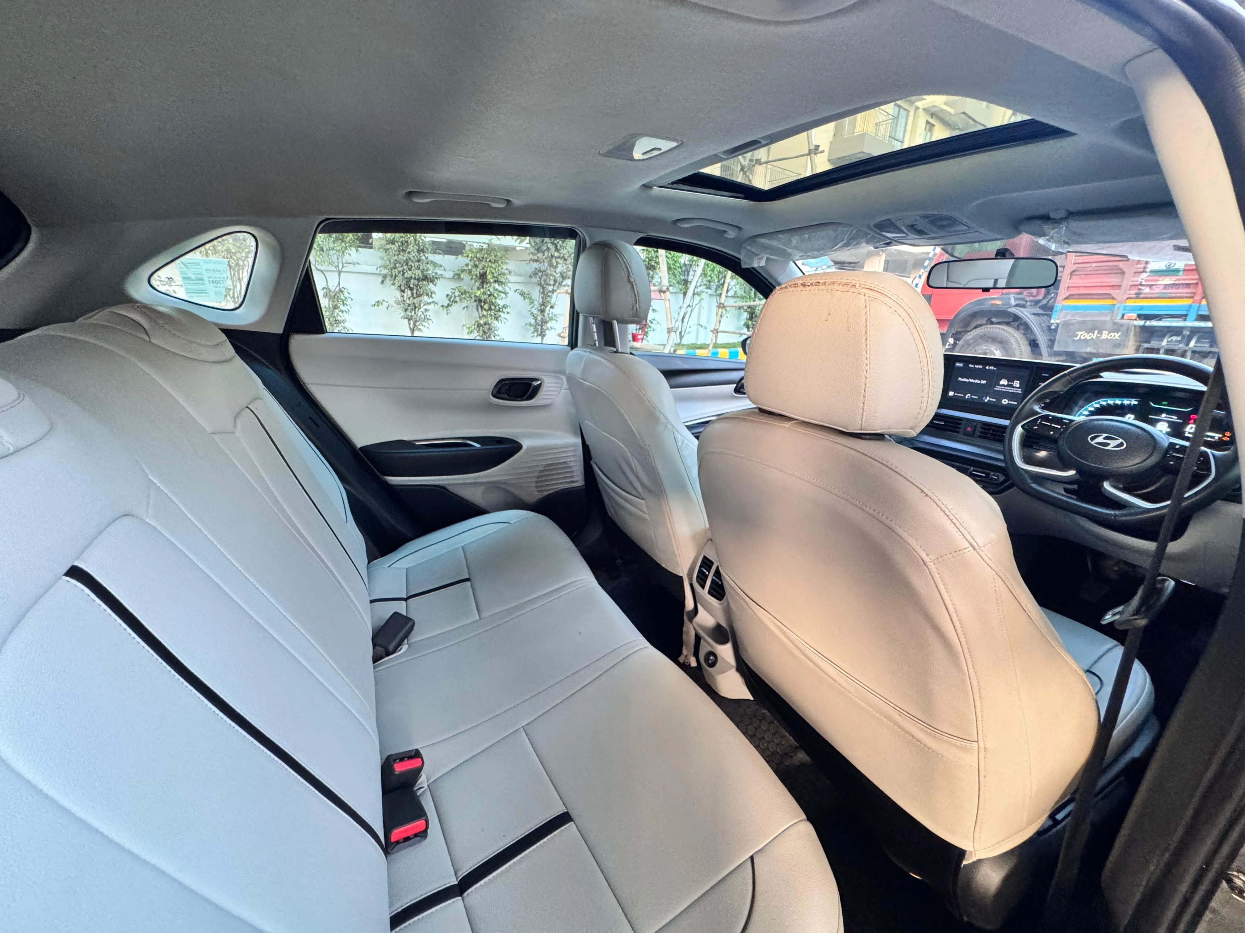 Hyundai i20 - Thumbnail 2